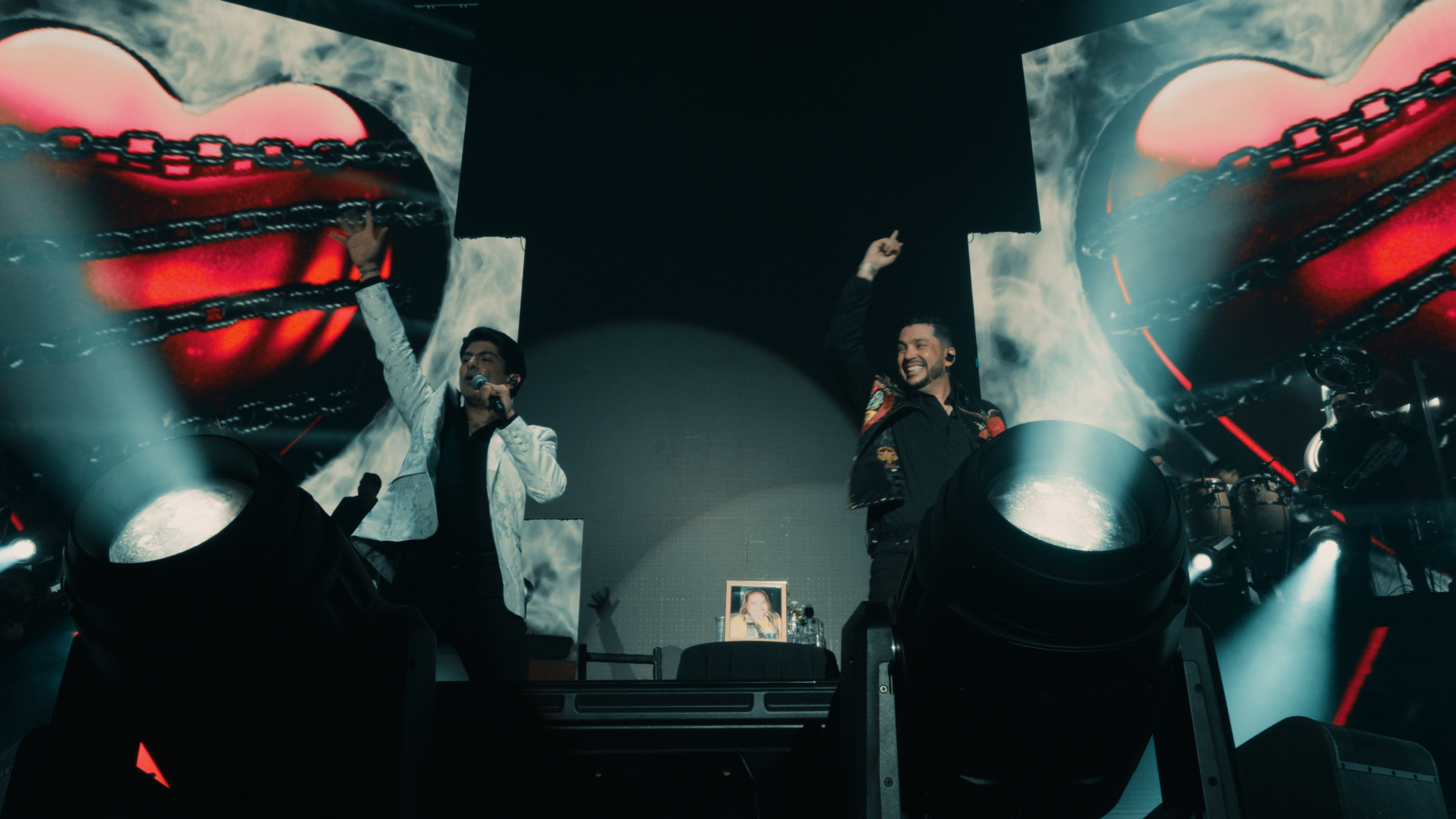 VICTOR GARCÍA SORPRENDE A LUIS ÁNGEL “EL FLACO” EN LA ARENA CDMX.